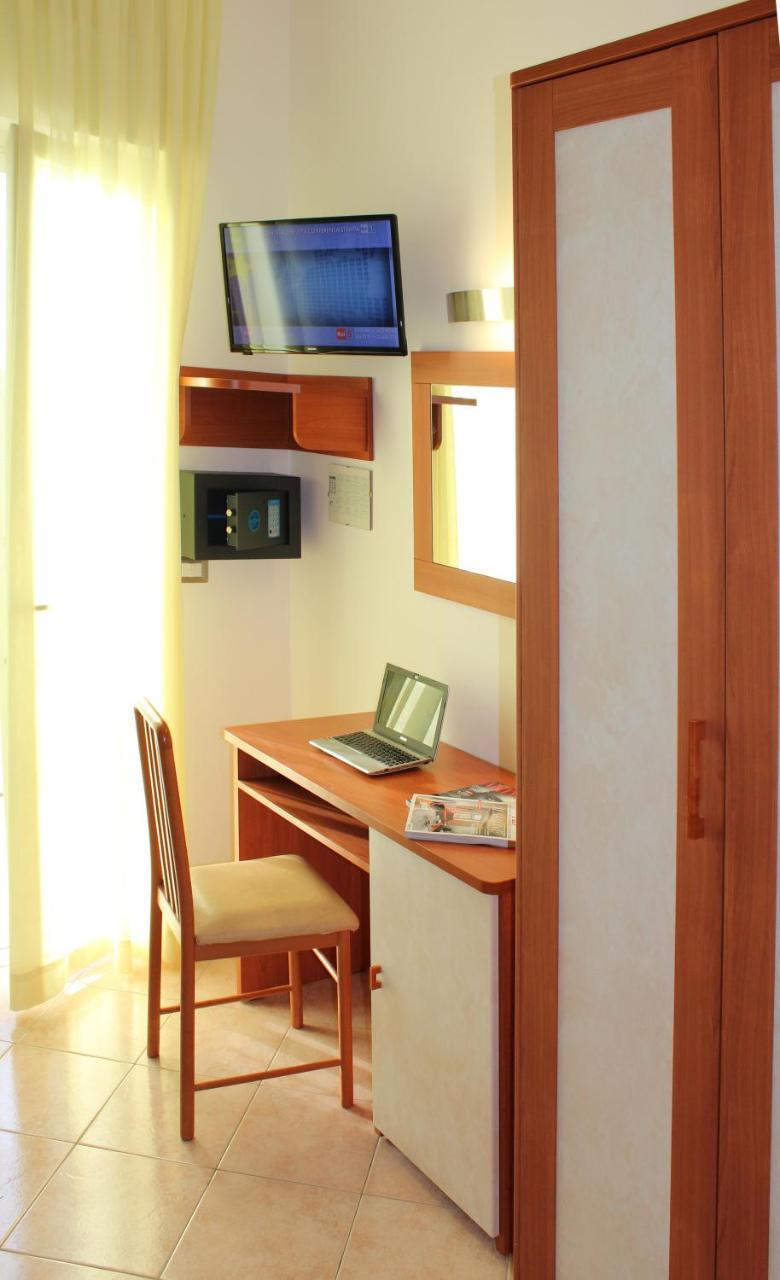 Hotel Ivana 미사노아드리아티코 외부 사진