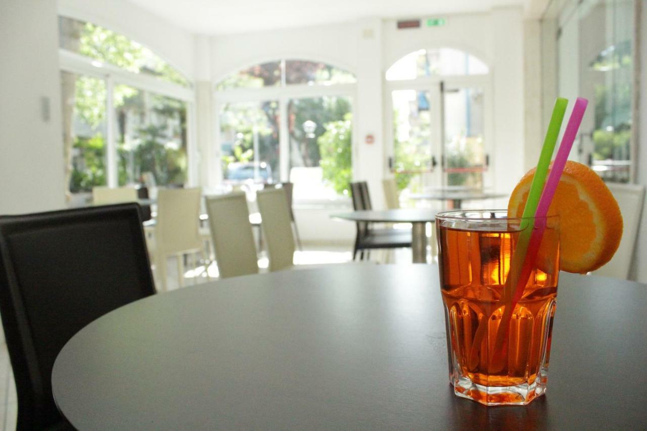 Hotel Ivana 미사노아드리아티코 외부 사진